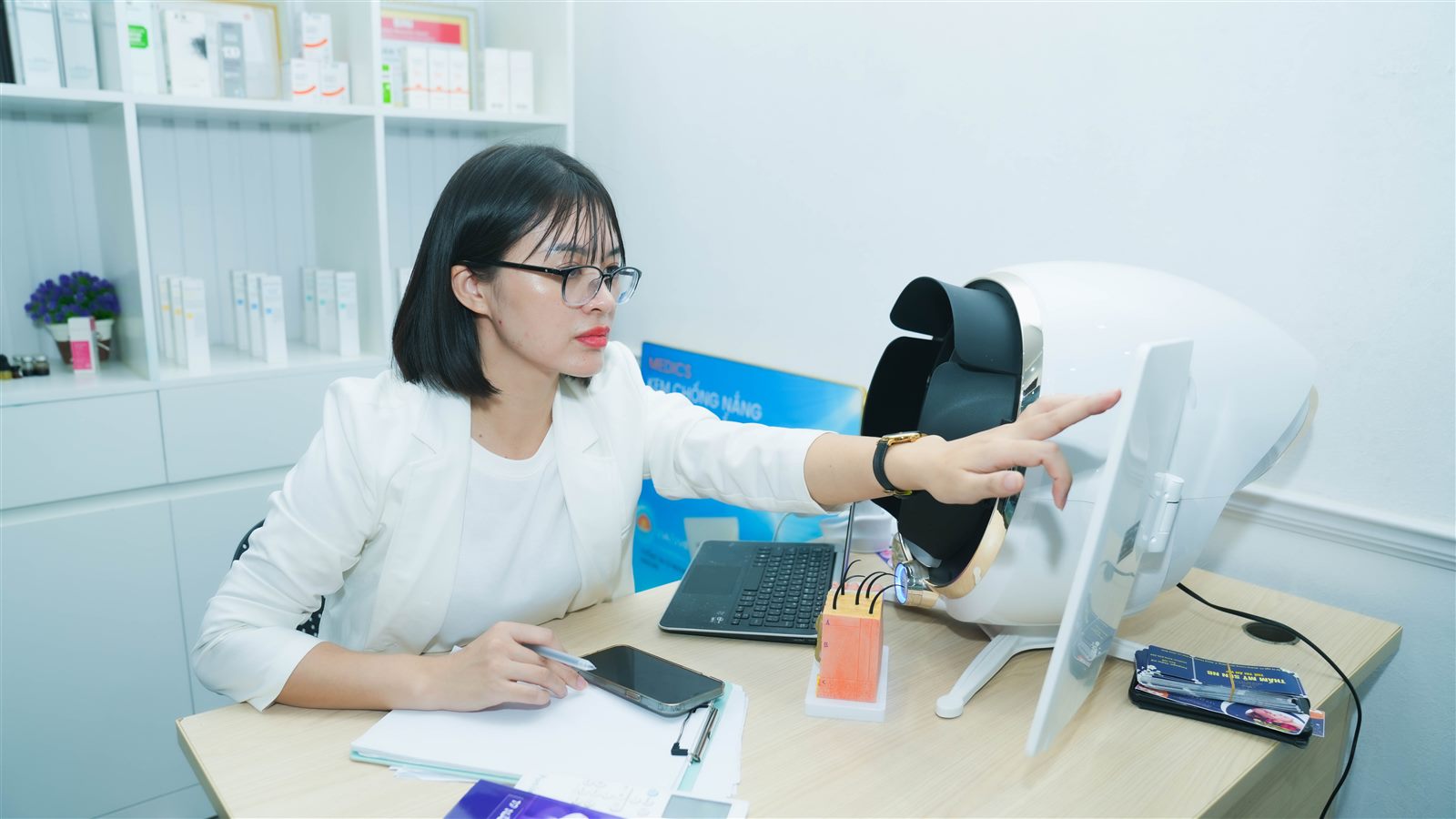 Chuyên gia Thẩm Mỹ Sen Ninh Bình tư vấn phác đồ điều trị